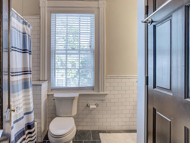 2406 E Clay St #2 — Photo 8