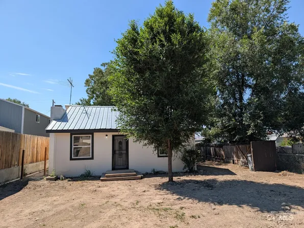411 W California Ave, Homedale, ID 83628