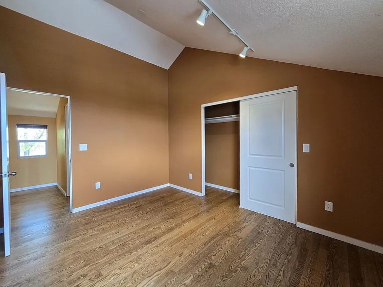 2180 W Alameda St #14 — Photo 21