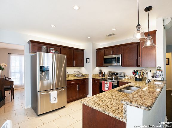 4th image of 1036 Summer Haven Ln