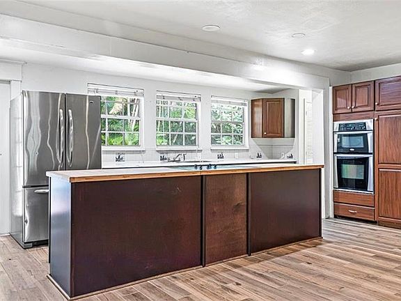 5th image of 420 61st Ave