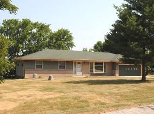 18220 W Thornapple Ln, New Berlin, WI 53146