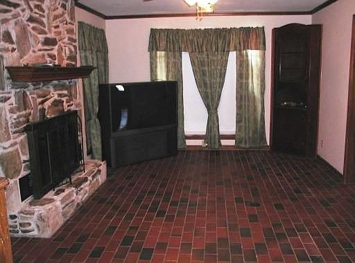 2nd image of 1347 County Road 426