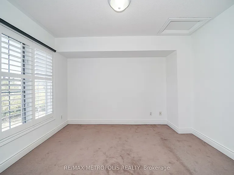 3 Rean Dr #Townhouse 13 — Photo 37