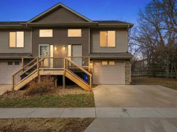 100 Copeland Ln, North Liberty, IA 52317