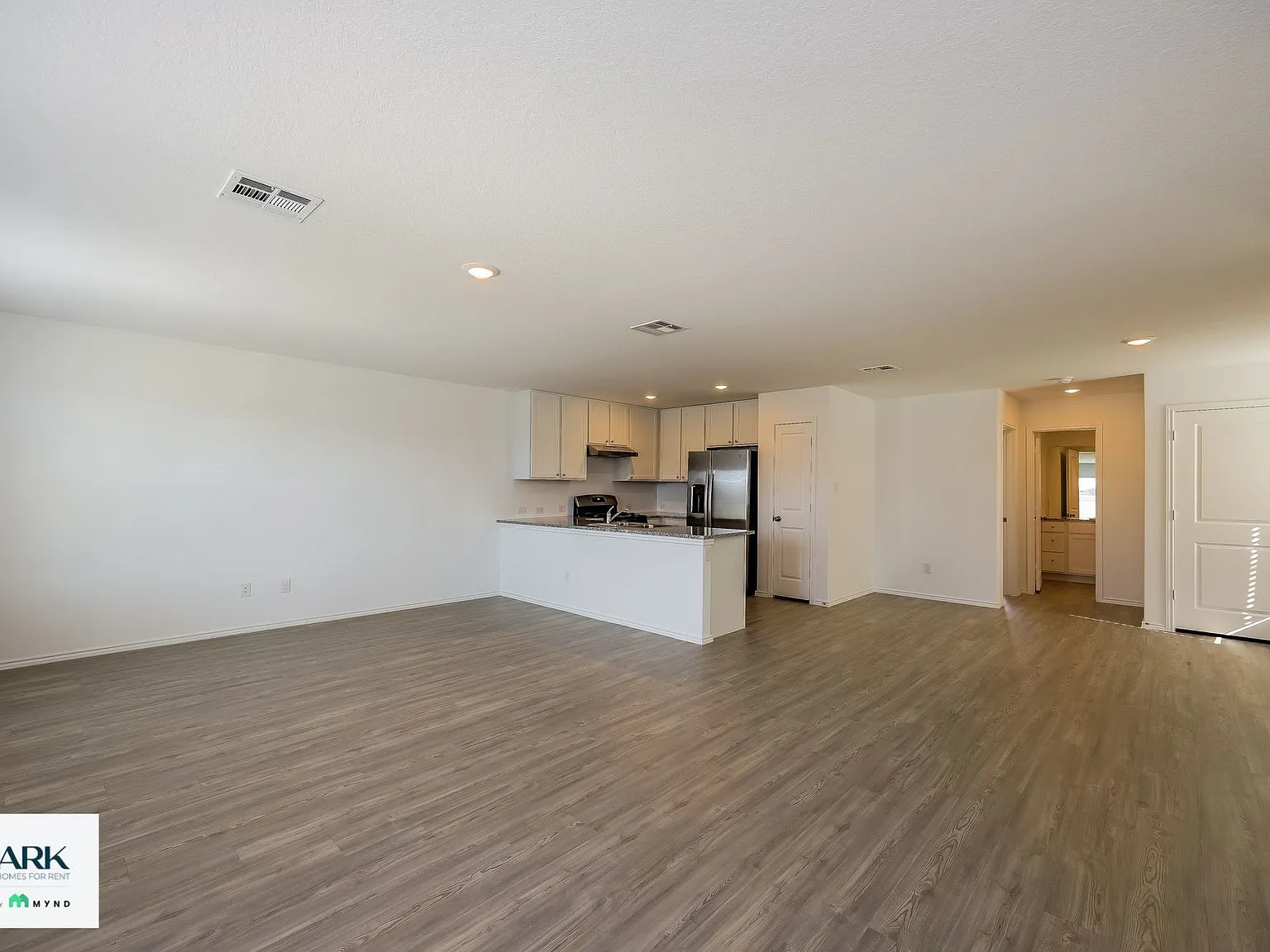 4 bed, 2.0 bath, 1880 sqft, $1,499 — Photo 4