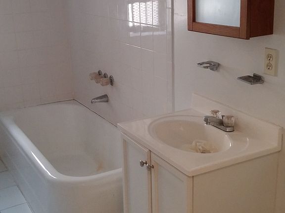 5th image of 199 Linden Blvd APT C3