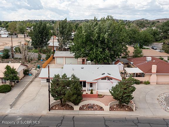 3rd image of 916 E Navajo St
