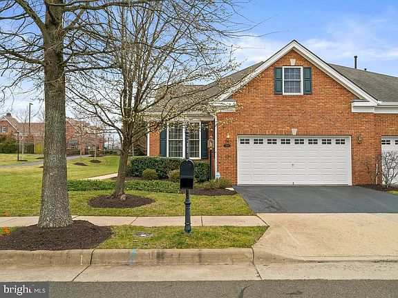 3rd image of 5504 Rodriquez Ln
