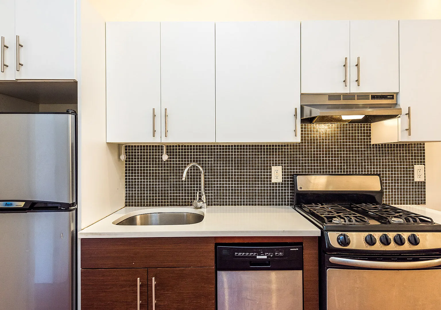 59 Wilson Ave — Photo 4