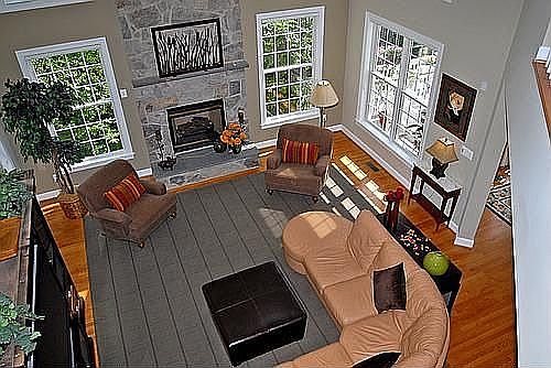 Bright, 2- Story Family Room
