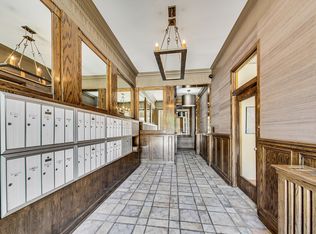 432 W Belmont, Chicago, IL 60657