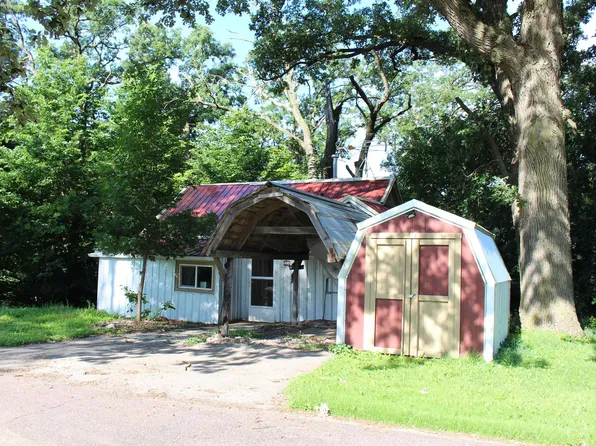 306 Sweet St, Linn Grove, IA 51033