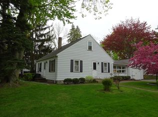 595 Howard Rd, Rochester, NY 14624