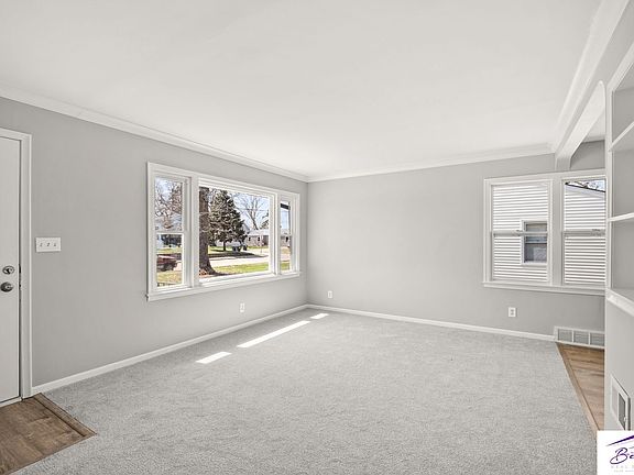 3rd image of 4216 & 4220 Vinton St