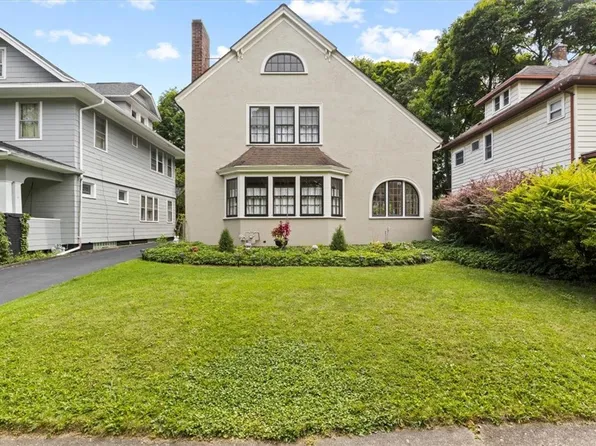 15 Laurelton Rd, Rochester, NY 14609