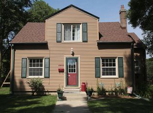 2905 S 95th St, Milwaukee, WI 53227
