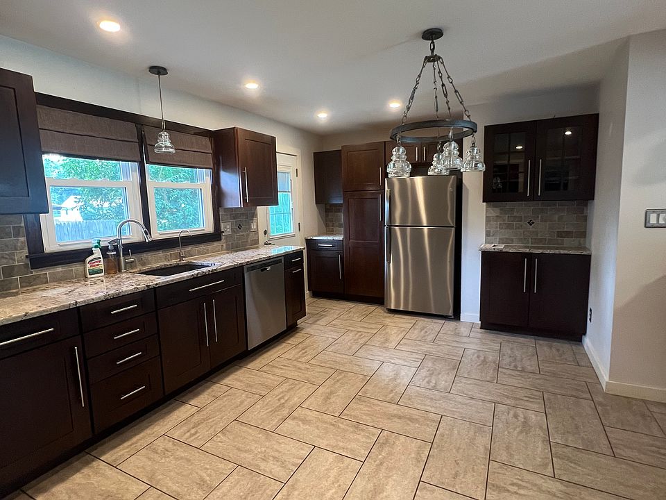 1st image of 77 Eaton Rd