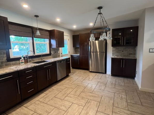 77 Eaton Rd