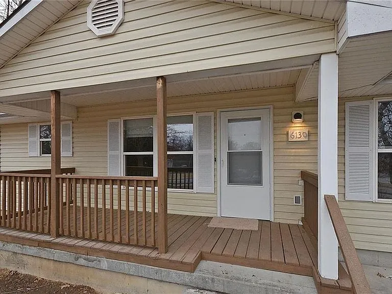 6130 NE Vivion Rd — Photo 2