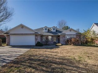 200 Center Dr, Lowell, AR 72745