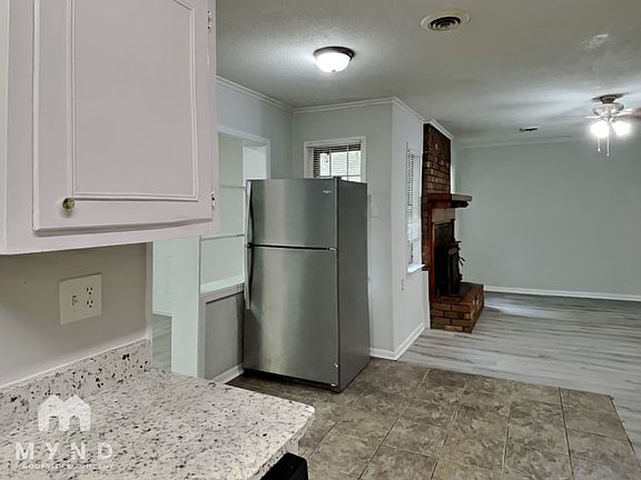 4th image of 5663 Cherokee Dr