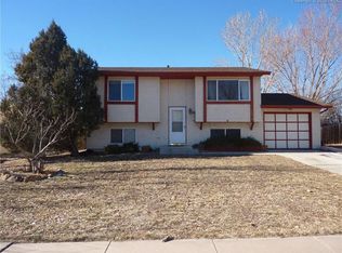 2070 Heathercrest Dr, Colorado Springs, CO 80915