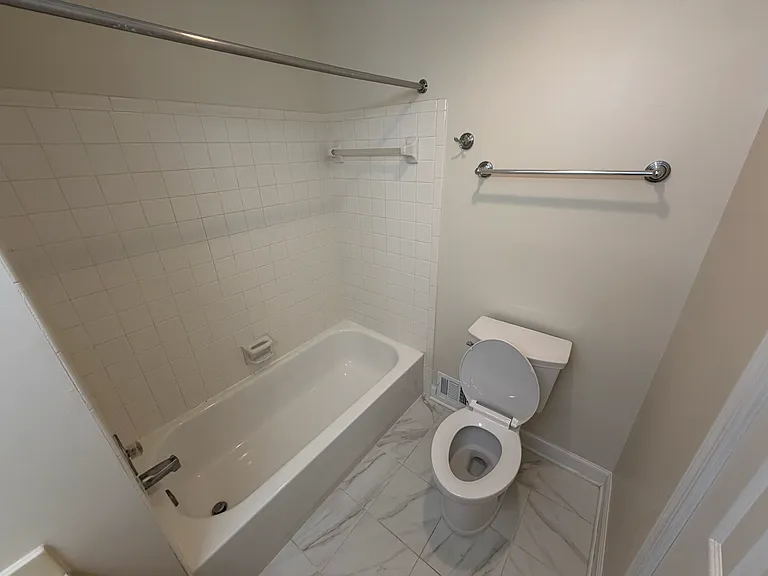 6012 Loganwood Dr — Photo 29