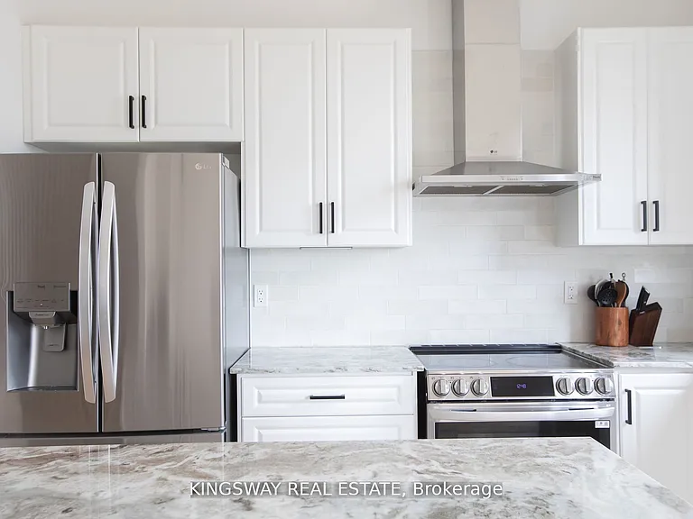 27 Paradox St — Photo 11