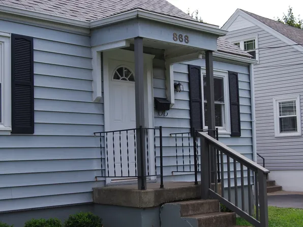 868 Clarks Ln, Louisville, KY 40217