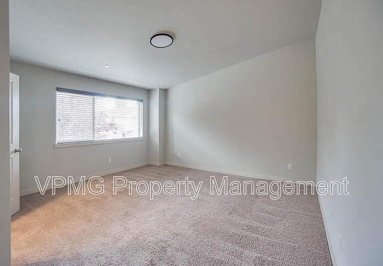 137 N 44th Pl — Photo 17