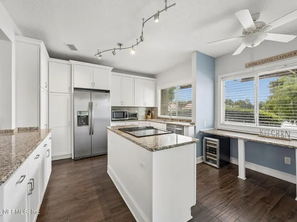 4020 LAVISTA Circle #211, Jacksonville, FL 32217