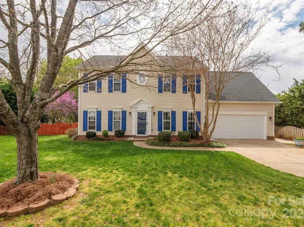 11812 Pheasant Ln, Charlotte, NC 28277