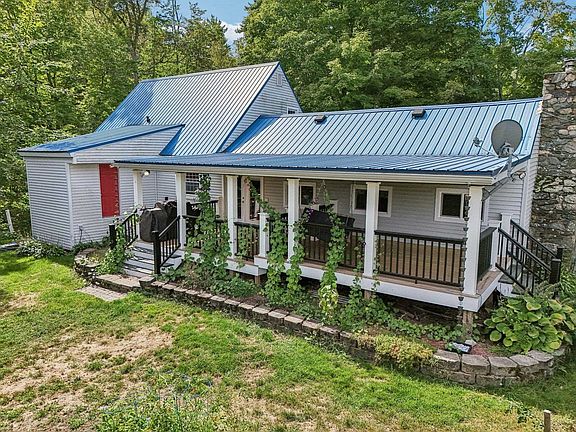 2nd image of 60 Ledge Farm Road