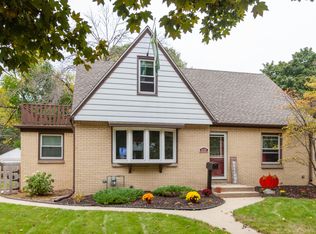 2157 S 107th St, West Allis, WI 53227