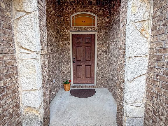 2nd image of 211 Range Rd