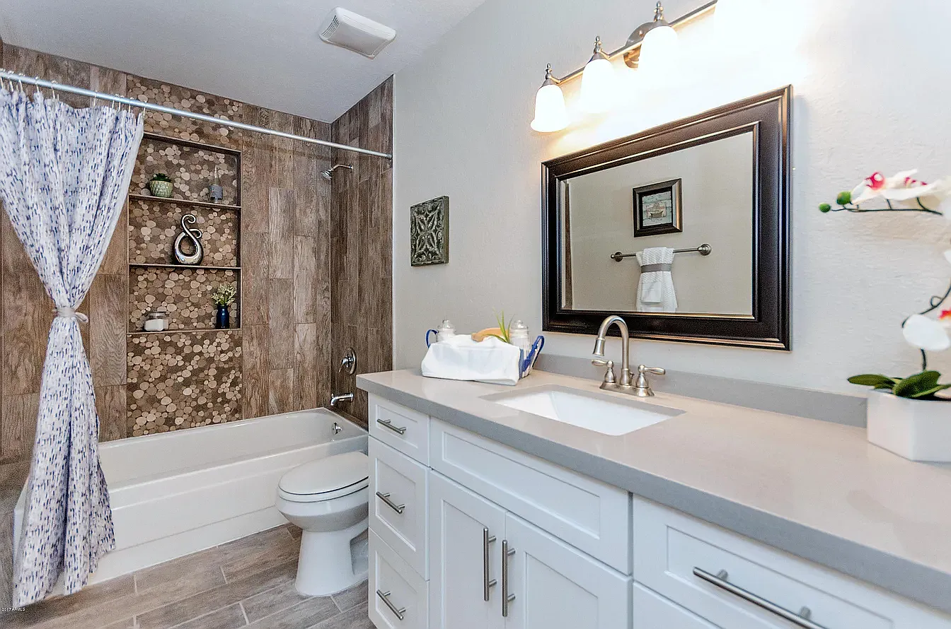 4 bed, 2050 sqft, $2,850 — Photo 4