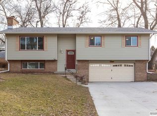 10511 Grand Ave, Omaha, NE 68134