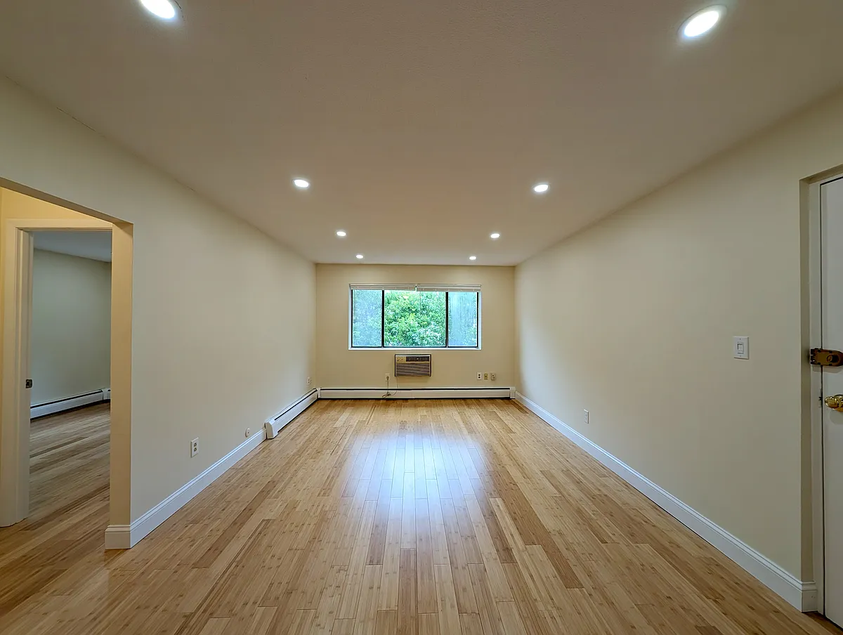 Building Photo - 12 Cameron Ave #10