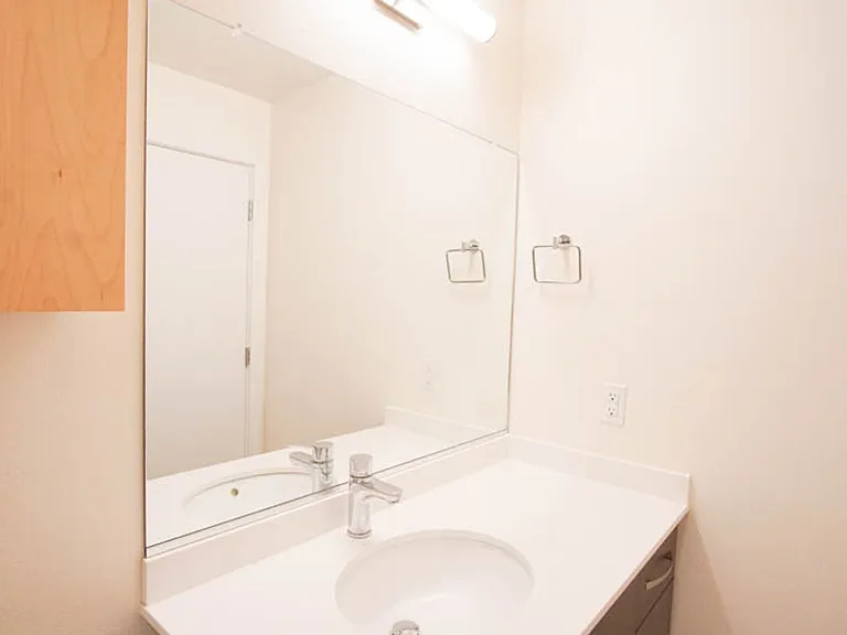 6015 S Virginia Ave #301 — Photo 13