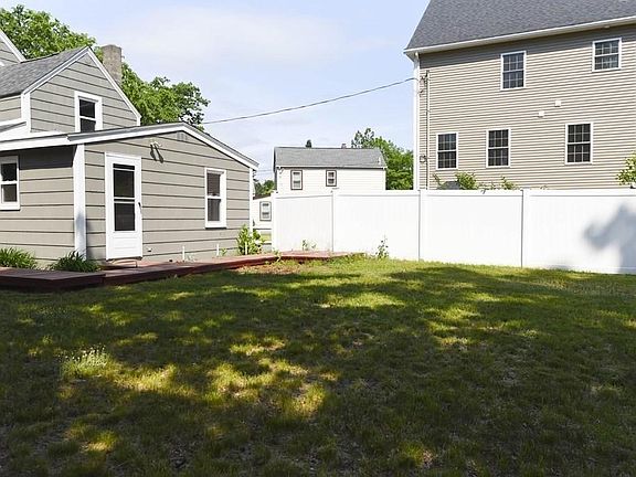 4th image of 9 Cottage Ave