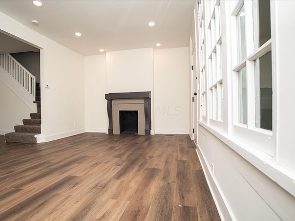 4th image of 1280 E Mound St
