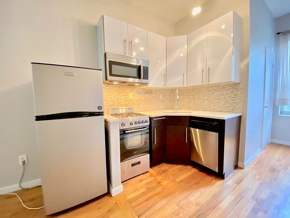 1st image of 158 Rogers Ave #4