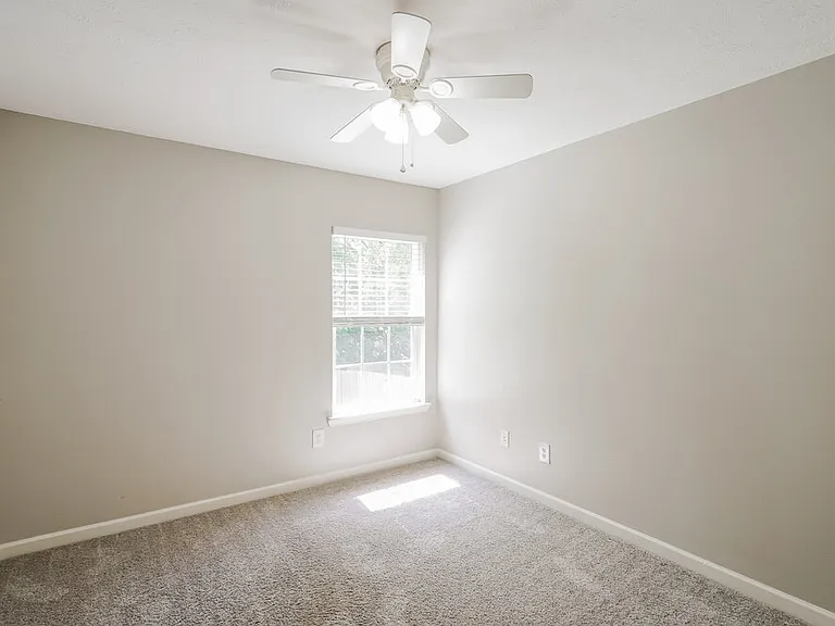 913 Birchmill Point S — Photo 14