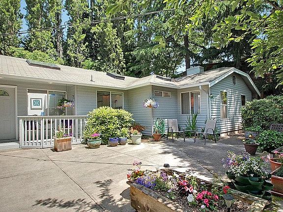 2nd image of 12846 SE 47th Pl