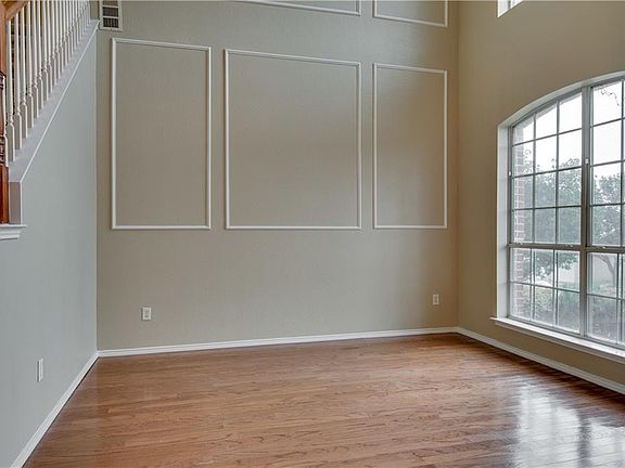 5th image of 5545 Thornberry Dr