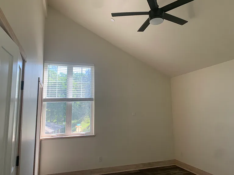 1041 Headlands Dr — Photo 6