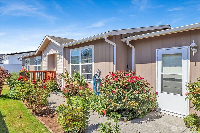 3rd image of 6350 Portal Way #64