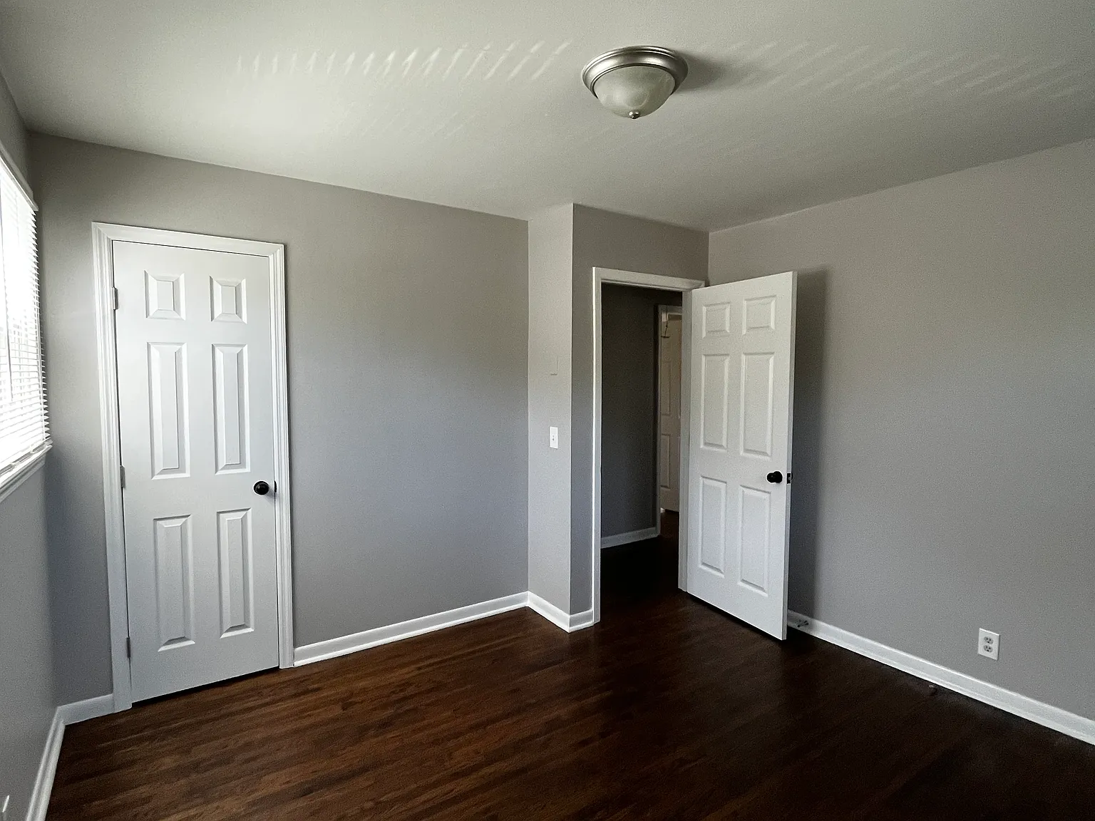 3 bed, 1010 sqft, $2,100 — Photo 3