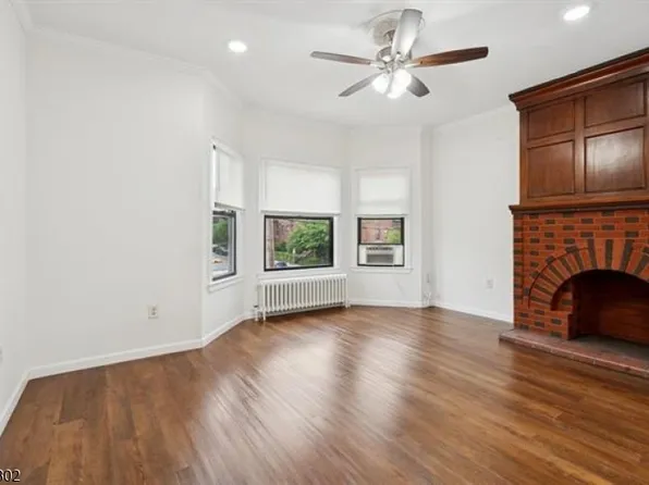 350 Arlington Ave #2L, Jersey City, NJ 07304